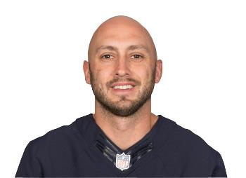 Mr. Hoyer is the only quarterback on the list who rocks a bald head. Suits him pretty well. I believe he already has a Norwood 6 or 7, Dr. Phil like variety of balding. And at that point many men opt for the clean look. 